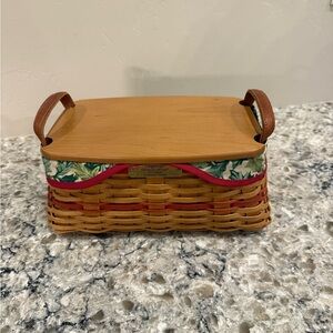 Longaberger Christmas 2002 Edition Basket with Wooden Lid & Holly Liner